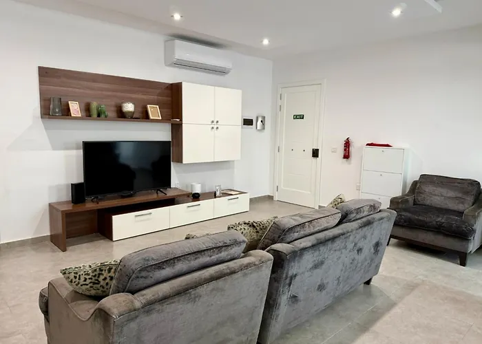 Modern & Peaceful 3 Bedroom - *