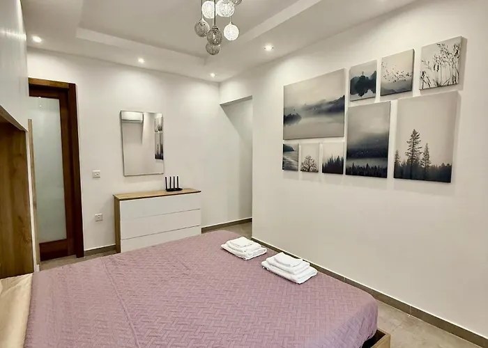 Modern & Peaceful 3 Bedroom - *